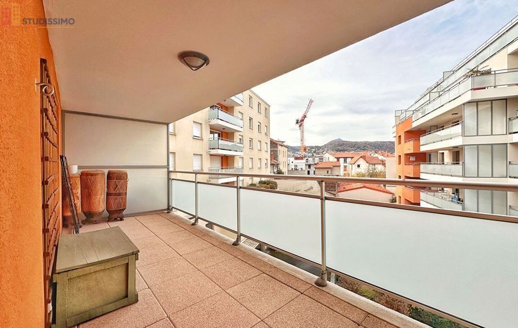 Studio 68m² Clermont-Ferrand 63000 - Lumineux, atypique - Photo 2