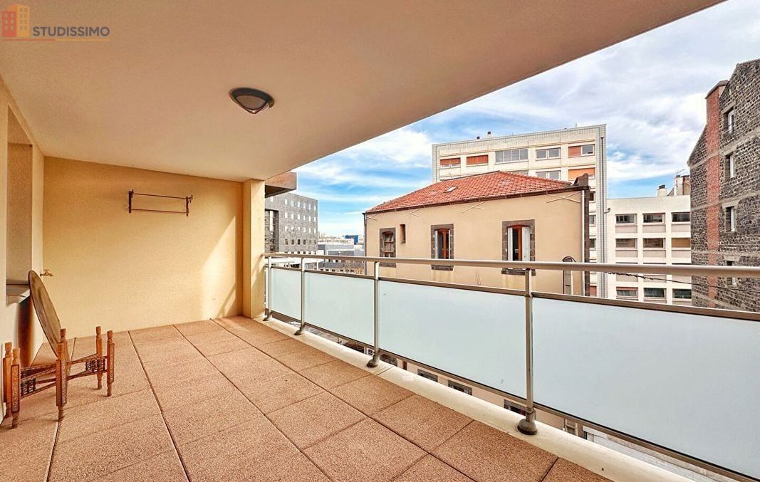 Studio 68m² Clermont-Ferrand 63000 - Lumineux, atypique - Photo 1