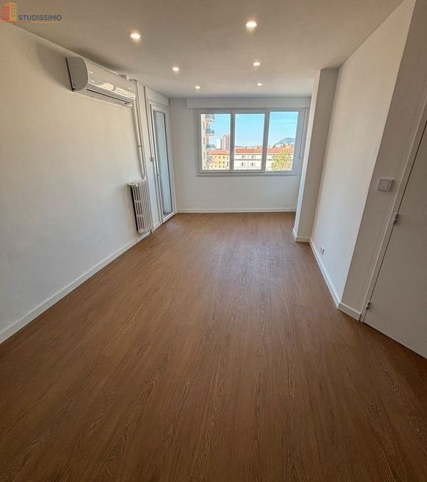 Studio 52m² Toulon 83000 - Étage élevé, dpe B - Photo 5