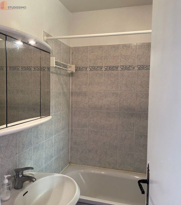Studio meublé 27m² Saint-Raphaël - Jardin, parking - Photo 3
