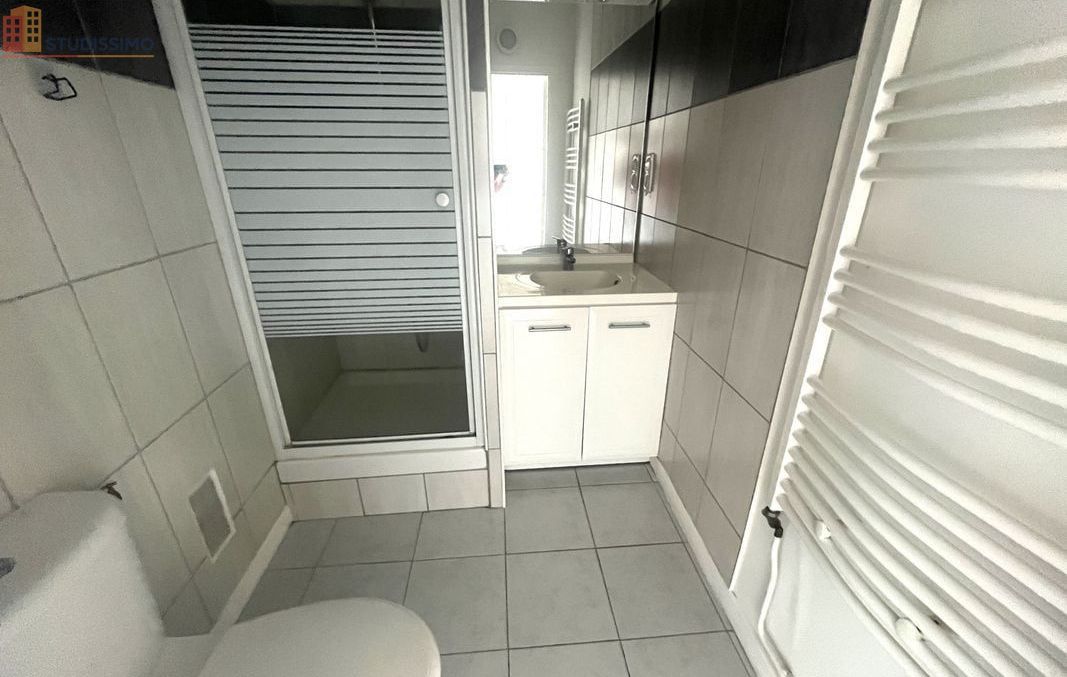 Studio 32m² Clermont-Ferrand 63100 - Parking, vue Montjuzet - Photo 1