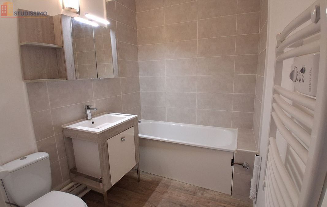 Studio 22m² Hyères 83400 - Dernier étage, lumineux - Photo 4