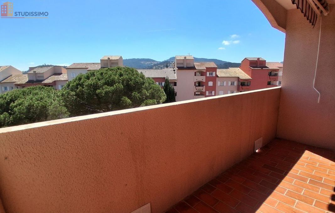 Studio 22m² Hyères 83400 - Dernier étage, lumineux - Photo 2