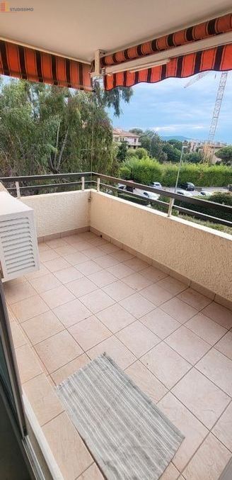 Studio meublé 21m² Cavalaire-sur-Mer - Meublé, 2e étage - Photo 1