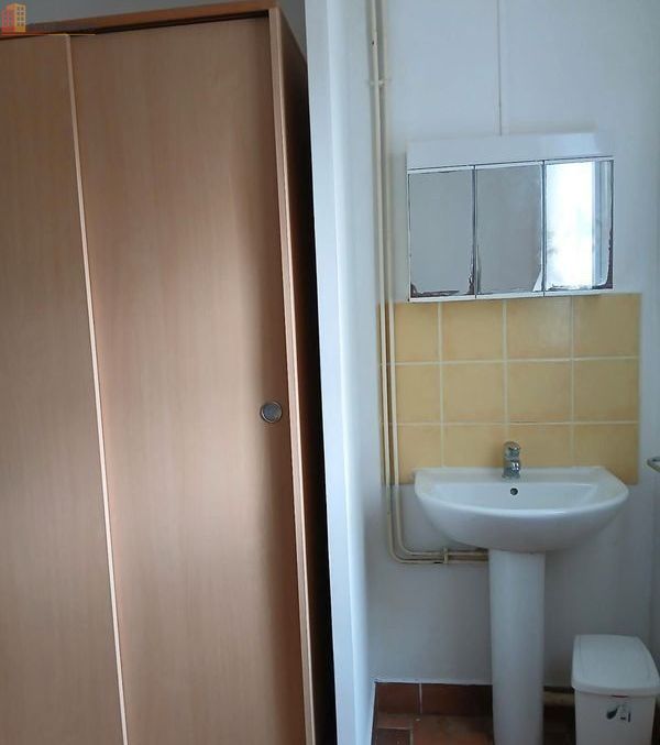 Studio meublé 18m² Bormes-les-Mimosas - Meublé, DPE D - Photo 4