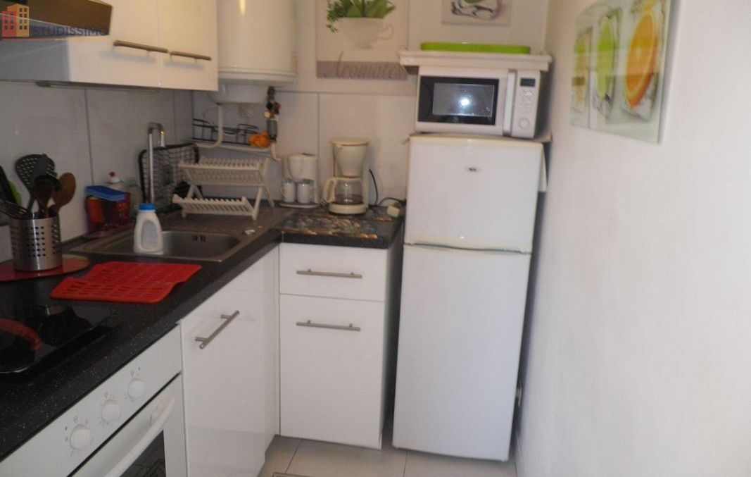 Studio meublé 33m² Hyères - Lumineux, 2e étage - Photo 2