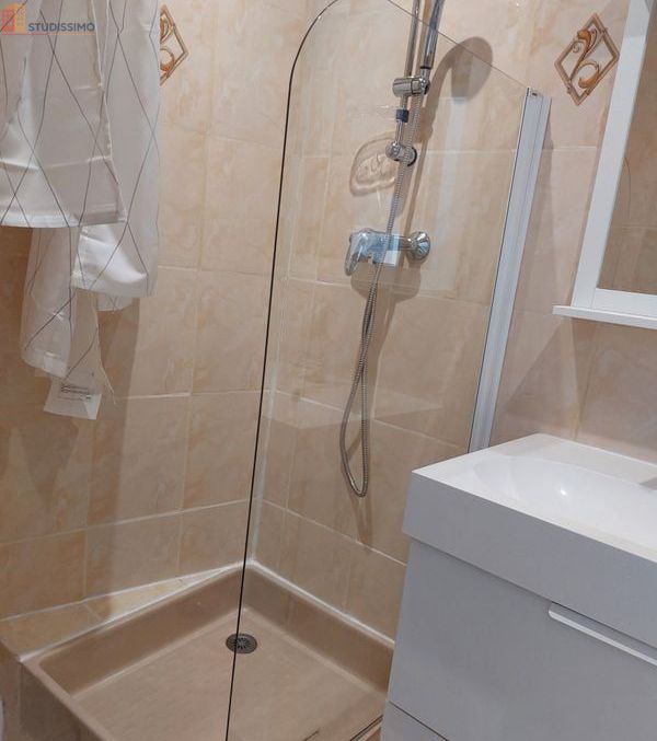 Studio meublé 17m² Solliès-Pont 83210 - Meublé, disponible - Photo 1