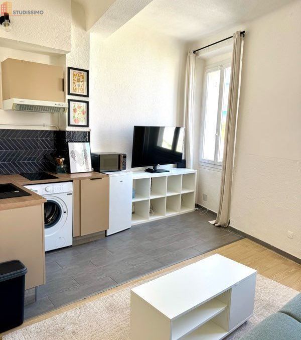 Studio meublé 24m² Solliès-Pont centre - Meublé, 2e étage - Photo 2