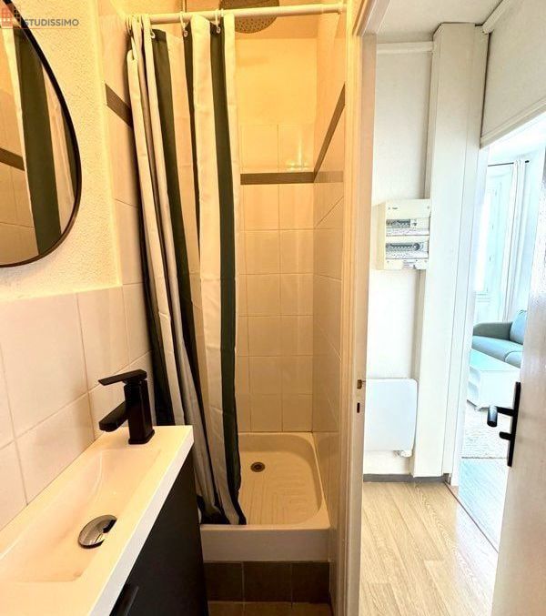 Studio meublé 24m² Solliès-Pont centre - Meublé, 2e étage - Photo 1