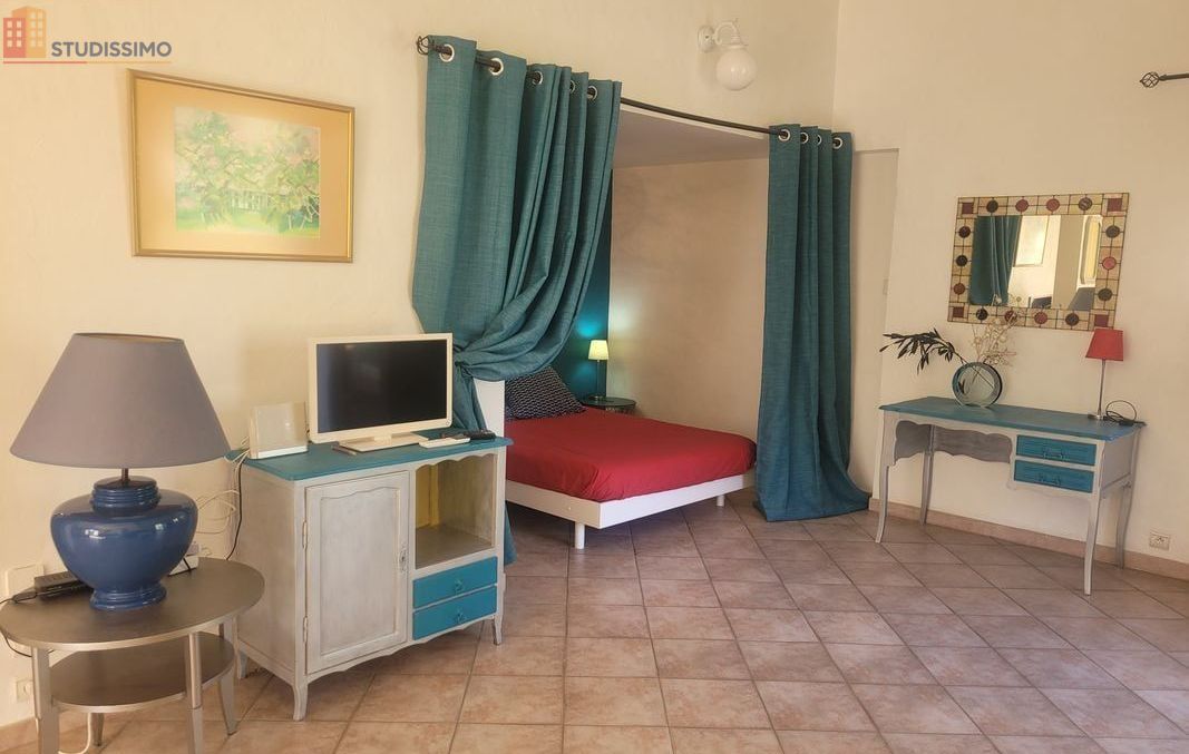 Studio 50m² Toulon 83200 - Meublé, dans villa provencale - Photo 2
