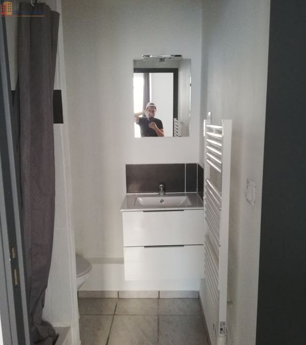 Studio meublé 20m² Brignoles centre - Meublé, 2e étage - Photo 2