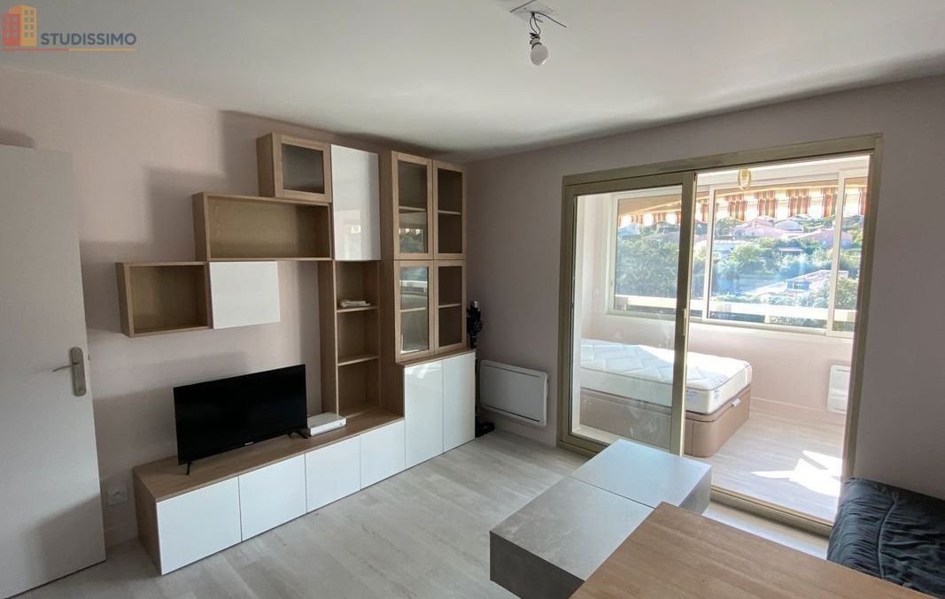 Studio meublé 21m² Sainte-Maxime - Bon état, dernier étage - Photo 12