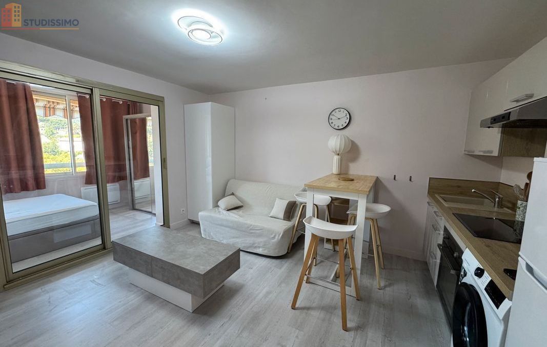 Studio meublé 21m² Sainte-Maxime - Bon état, dernier étage - Photo 13
