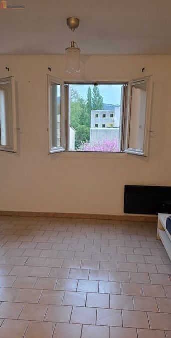 Studio 30m² Brignoles - Grand et lumineux - Photo 2