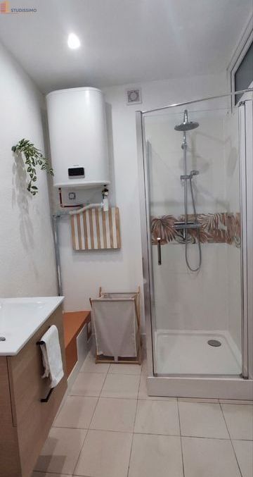 Studio 27m² Toulon 83000 - Meublé, 3e étage - Photo 2