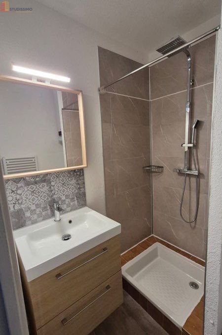 Studio 20m² Cavalaire-sur-Mer - Place de parking - Photo 7