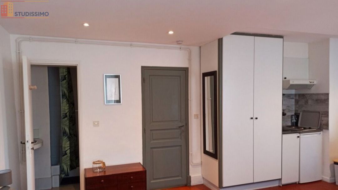 Studio meublé 25m² Villecroze - Meublé, DPE C - Photo 2