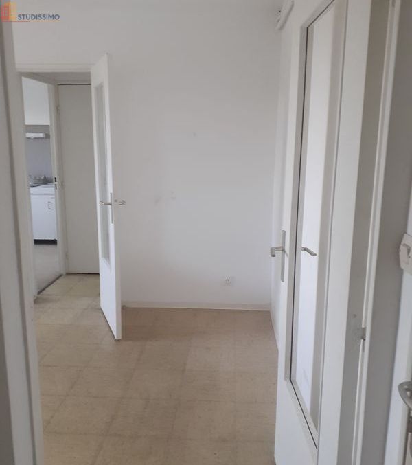 Studio 29m² La Seyne-sur-Mer - Cave, lumineux - Photo 9
