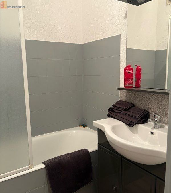 Studio meublé 25m² Hyères 83400 - Proche port - Photo 1