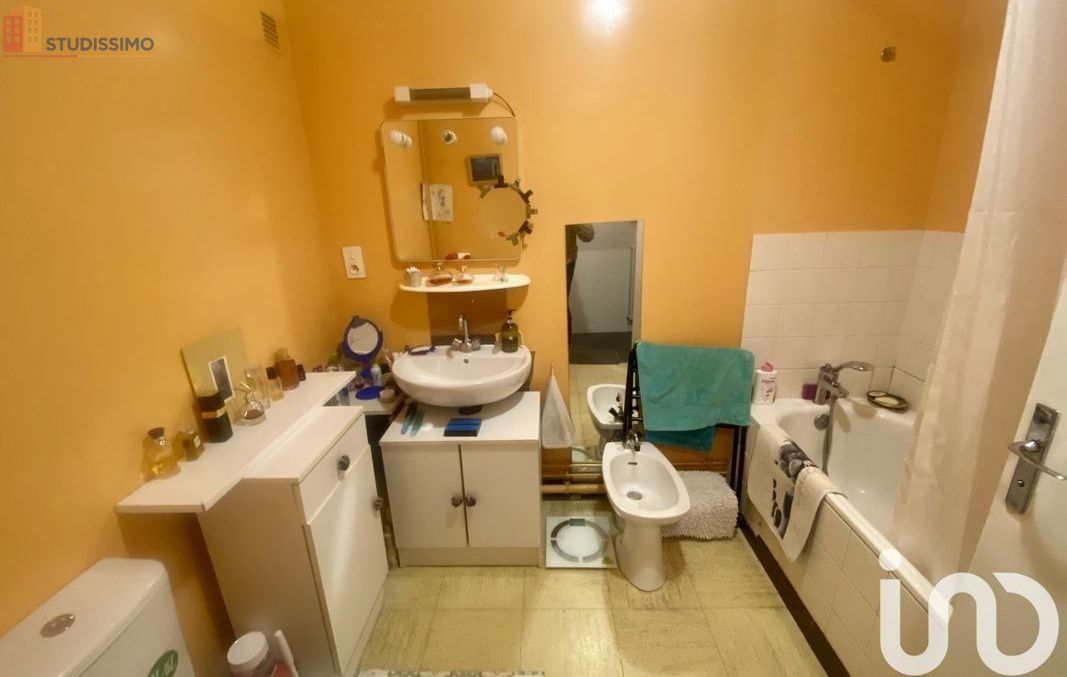 Studio 46m² Bagnères-de-Bigorre - Étage 2/3 - Photo 3