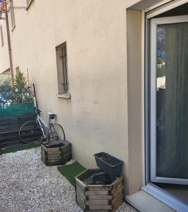 Studio 30m² Pertuis 84120 - Photo 1