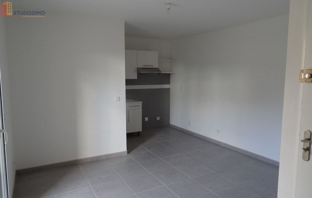 Studio 2m² Camaret-sur-Aigues - C, étage 1/2 - Photo 8
