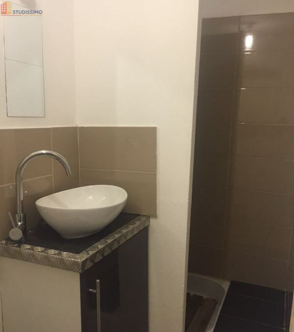 Studio meublé 30m² Apt centre-ville - Climatisé, rez-de-chaussée - Photo 4