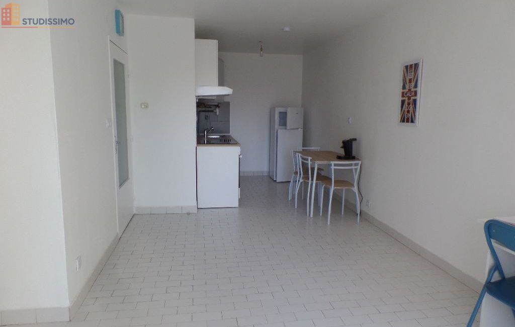 Studio meublé 35m² Avignon - Lumineux, 2e étage - Photo 2