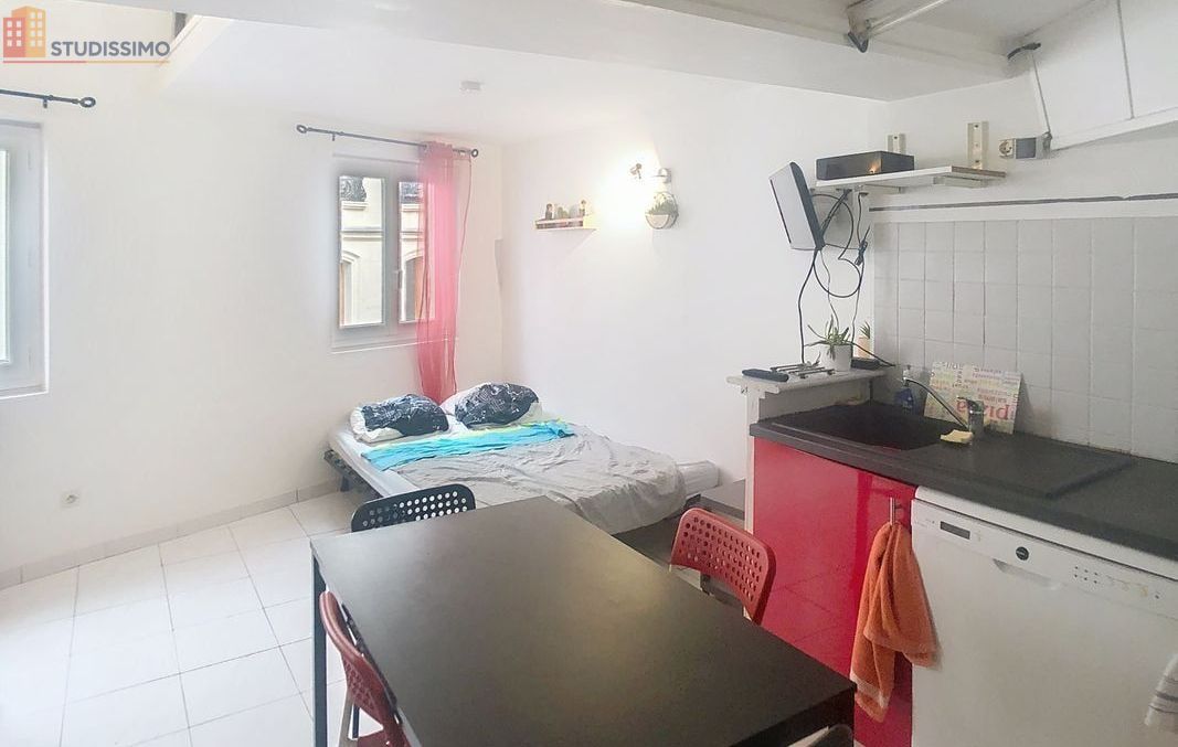 Studio 30m² Avignon centre - Meublé, dernier étage - Photo 11