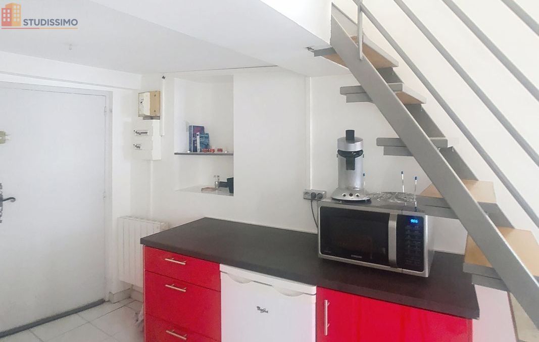 Studio 30m² Avignon centre - Meublé, dernier étage - Photo 9