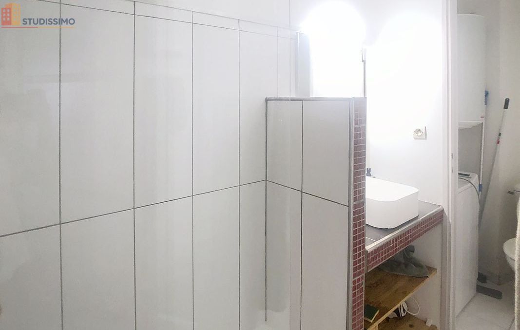 Studio 30m² Avignon centre - Meublé, dernier étage - Photo 1