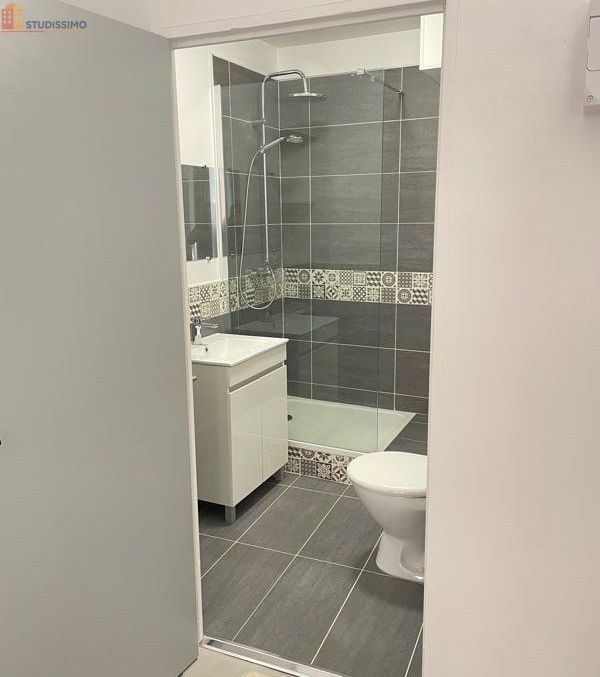 Studio meublé 28m² Carpentras - Au cœur du vieux centre - Photo 0
