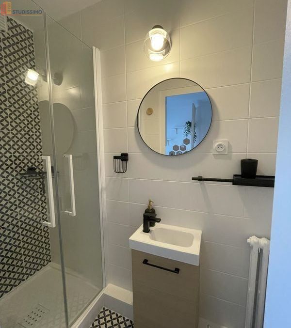 Studio meublé 13m² La Roche-sur-Yon - Centre, lumineux - Photo 2