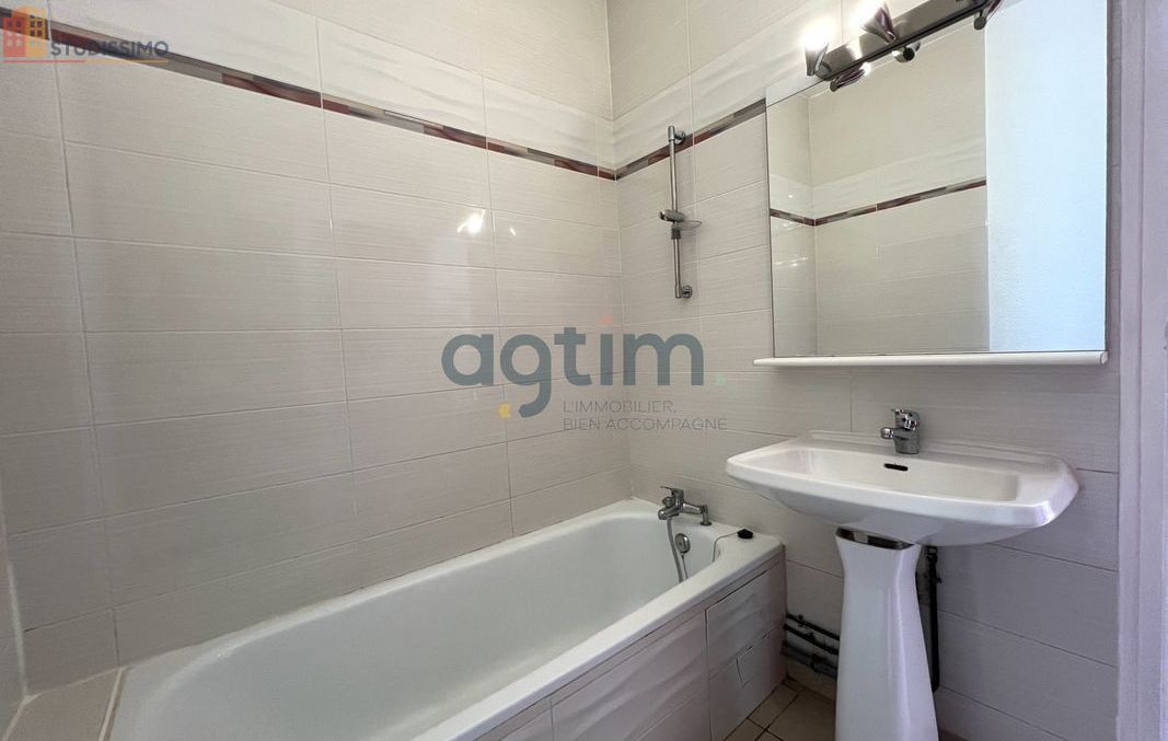 Studio 24m² La Roche-sur-Yon - (aucune caractéristique) - Photo 1