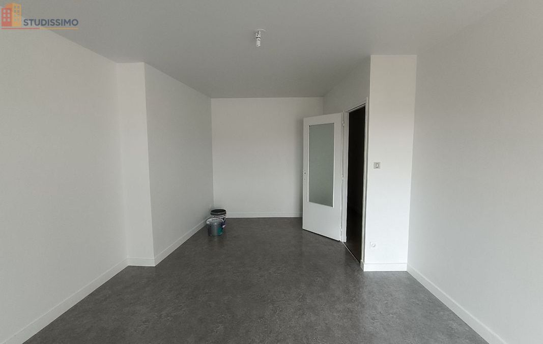 Studio 40m² La Roche-sur-Yon - Lumineux, 3ème étage - Photo 6