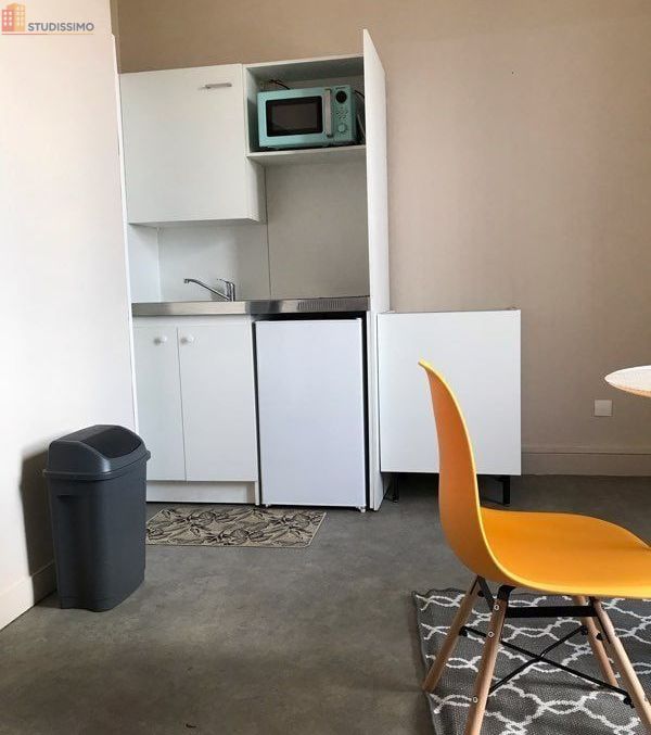 Studio meublé 18m² Pouzauges - Centre, lumineux - Photo 3