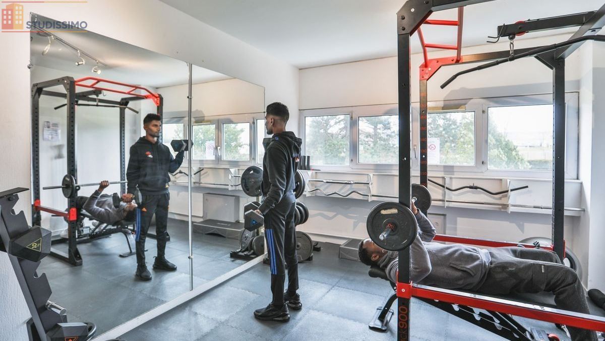Studio meublé 12m² La Roche-sur-Yon - Meublé, salle d'eau - Photo 2