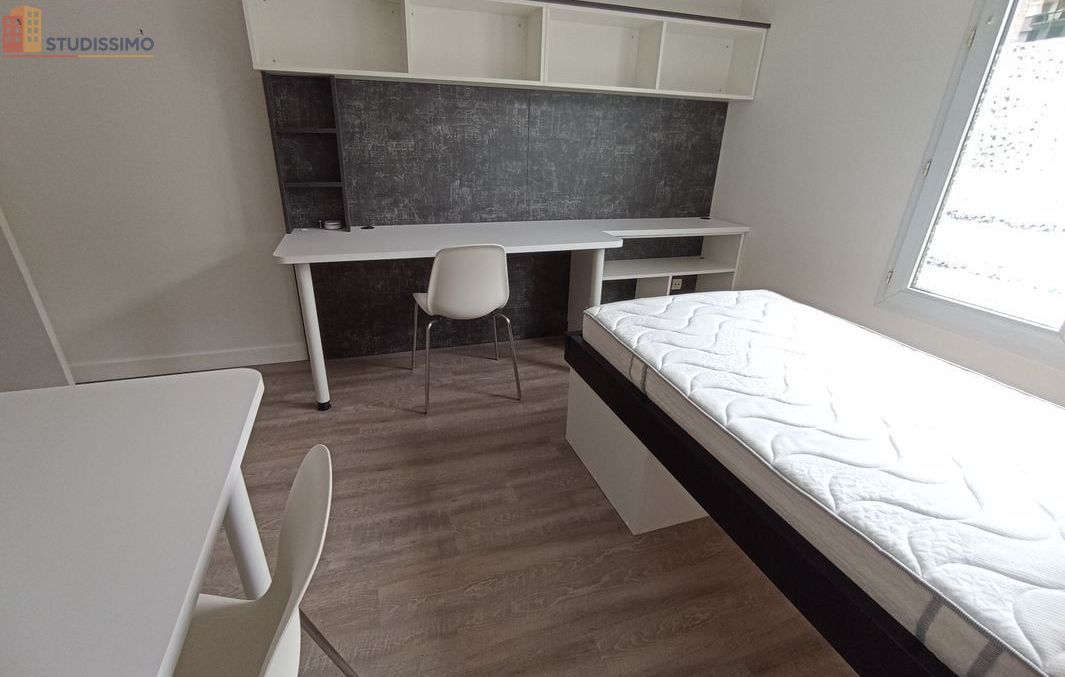 Studio meublé 19m² La Roche-sur-Yon - Proche ICES, aménagé - Photo 2