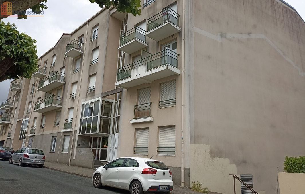 Studio meublé 19m² La Roche-sur-Yon - Proche ICES, aménagé - Photo 1