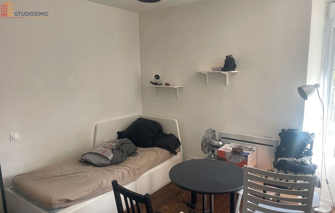 Studio 18m² La Roche-sur-Yon - Meublé, en rénovation - Photo 2