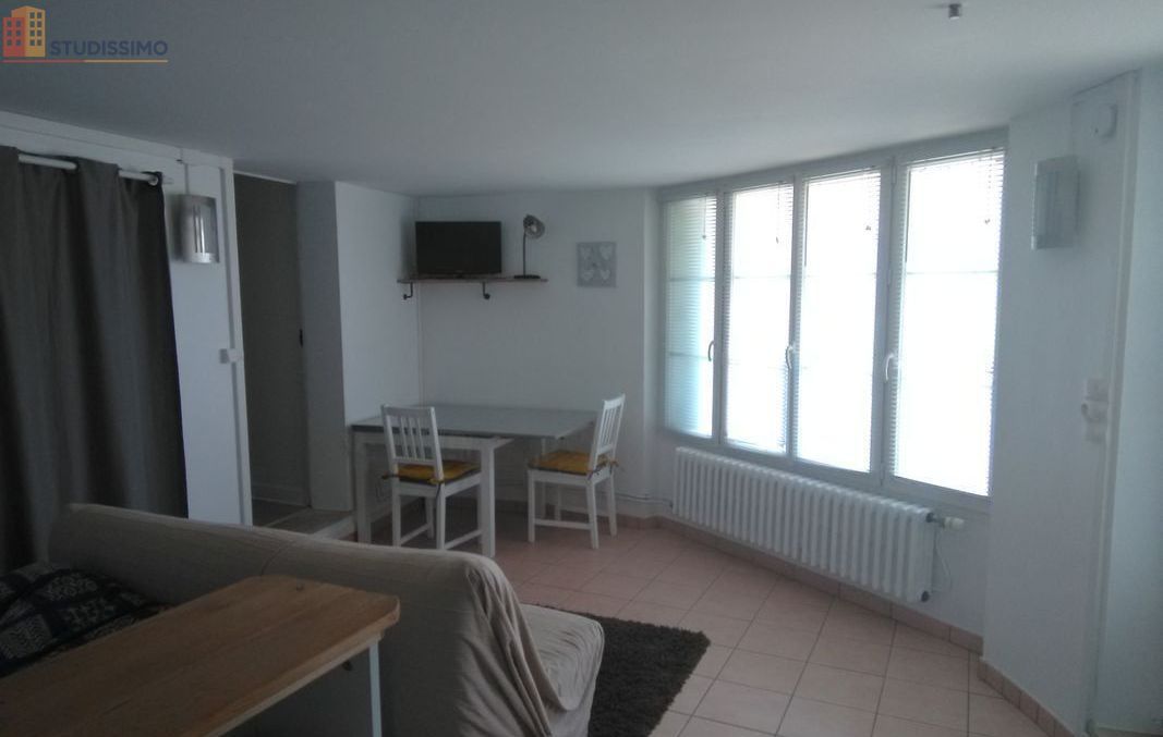 Studio 24m² Pouzauges - Meublé, DPE C - Photo 2