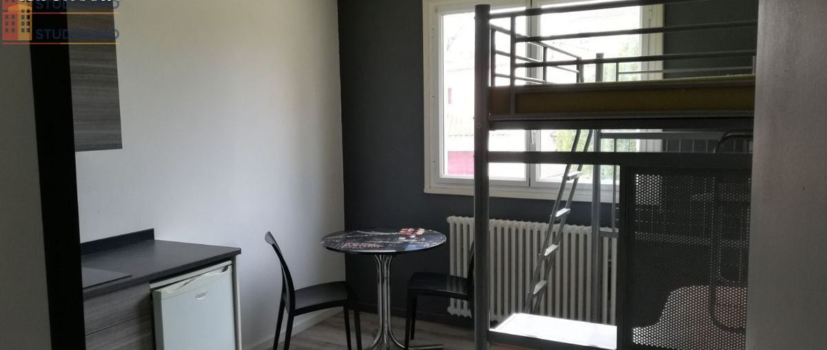 Studio meublé 16m² La Roche-sur-Yon centre - Meublé, wifi gratuit - Photo 1