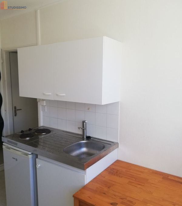 Studio meublé 16m² La Roche-sur-Yon centre - Plein centre - Photo 2