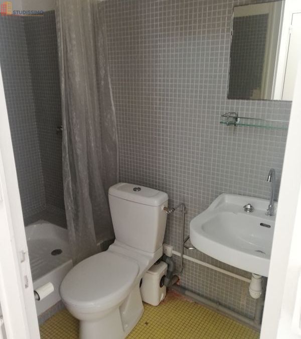 Studio meublé 16m² La Roche-sur-Yon centre - Plein centre - Photo 1