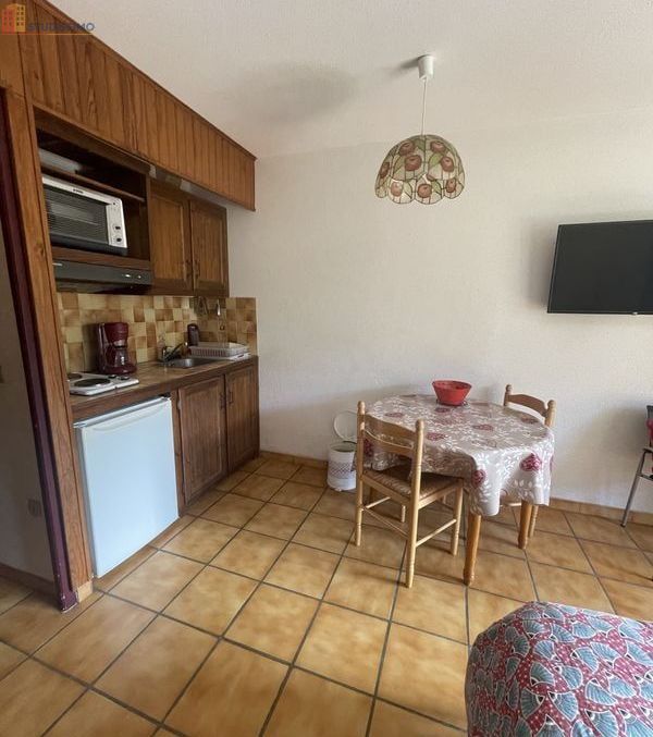 Studio 24m² Prats-de-Mollo-la-Preste - Étage 2/3, DPE C - Photo 4