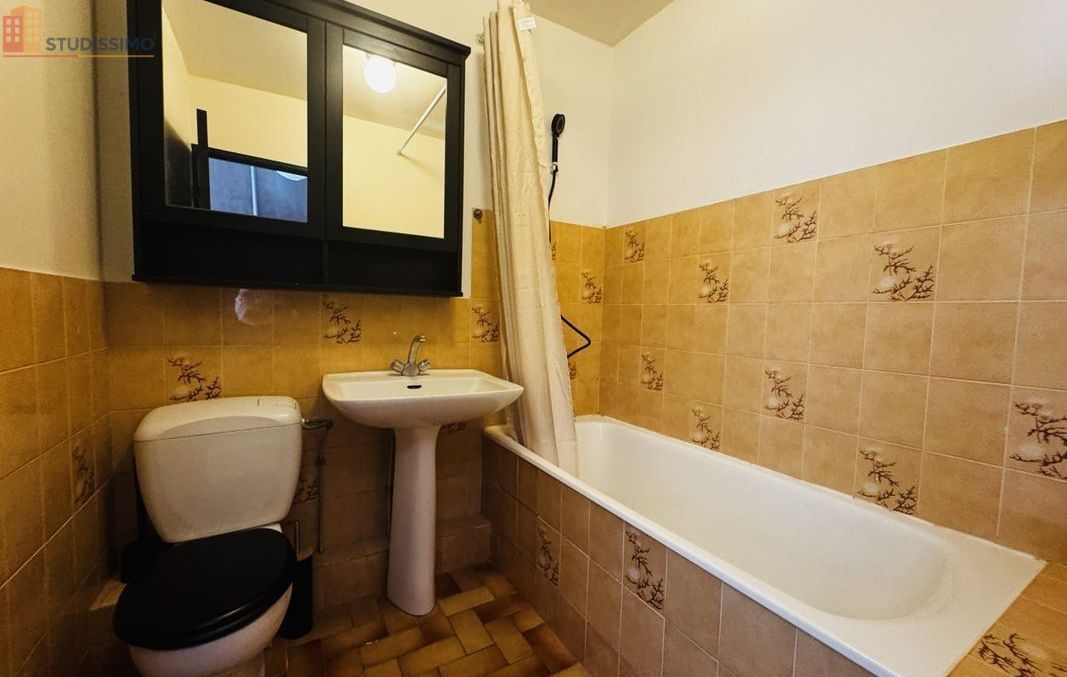 Studio meublé 27m² Poitiers - Meublé, DPE D - Photo 5
