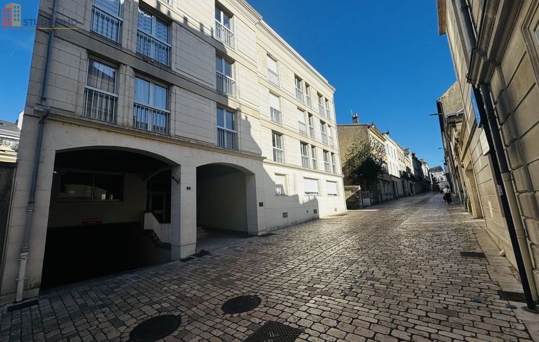 Studio meublé 27m² Poitiers - Meublé, DPE D - Photo 2