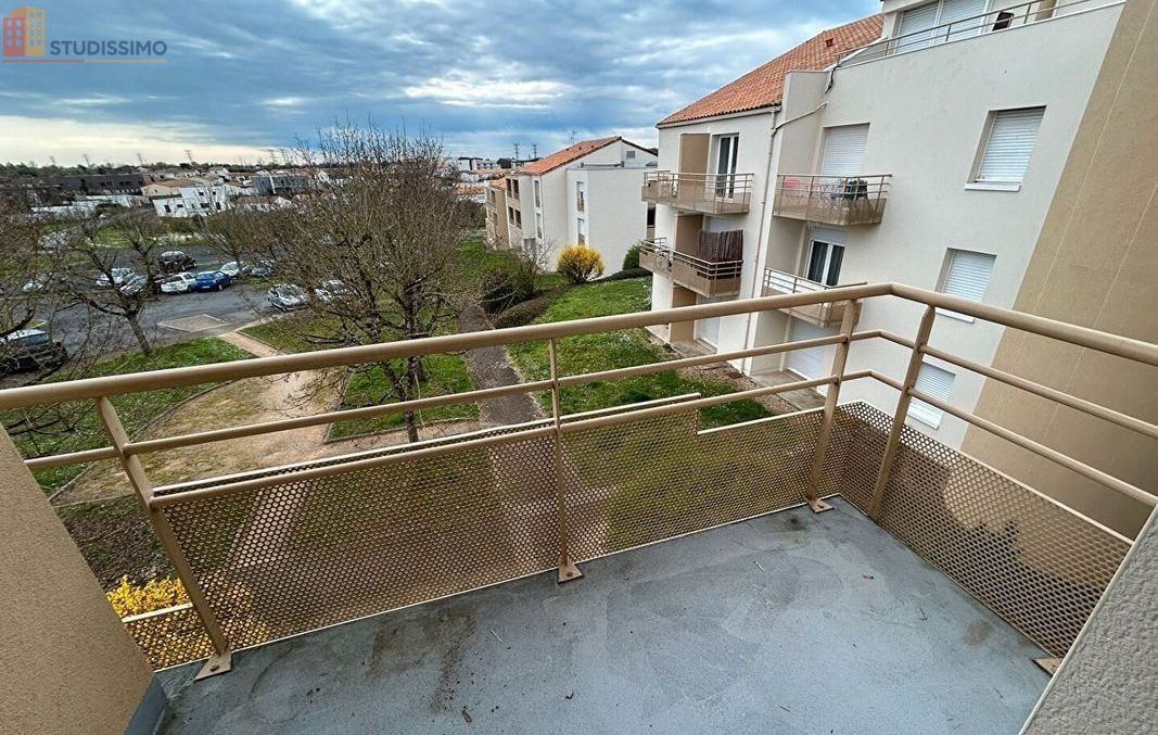Studio meublé 22m² Saint-Benoît 86280 - Meublé, 2e étage - Photo 1