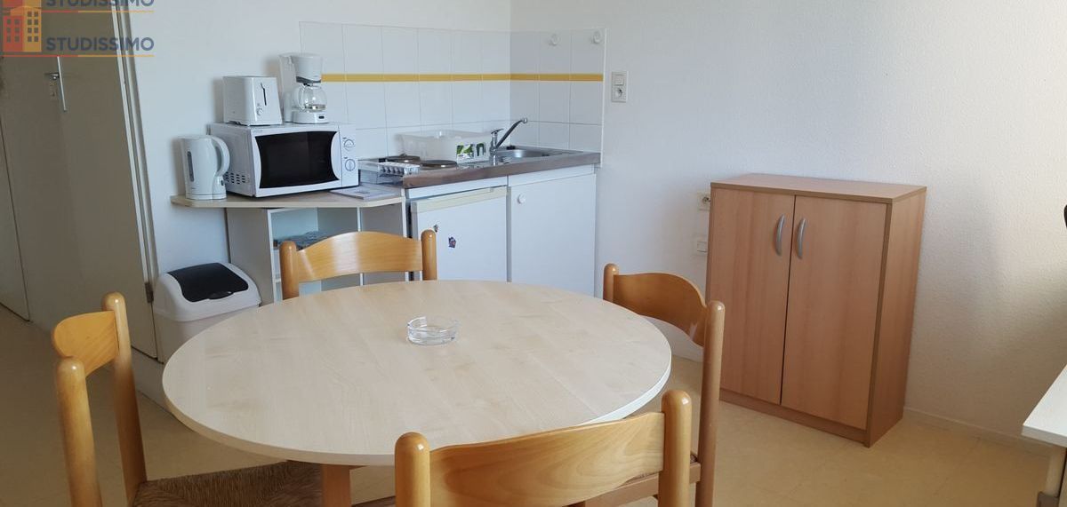Studio meublé 25m² Chasseneuil-du-Poitou - Coin chambre, 3e étage - Photo 3