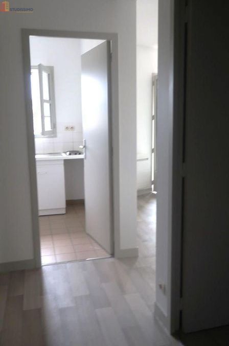 Studio 34m² Scorbé-Clairvaux - 1 pièce, lumineux - Photo 15